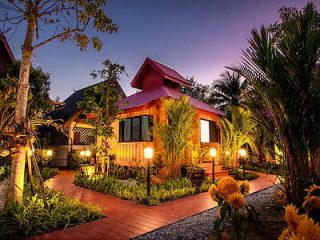2 4 Saabay Home stay in Thailand for couples 1