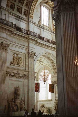 2.1 Free St. Pauls Cathedral tours
