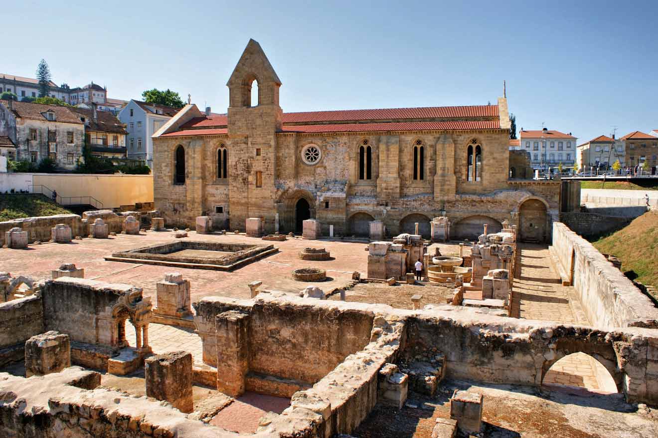 3.3 Santa Clara a Velha Monastery