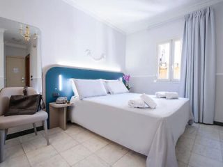 1 3%20Hotel%20Grifo%20in%20Italy%20for%20the%20first%20time