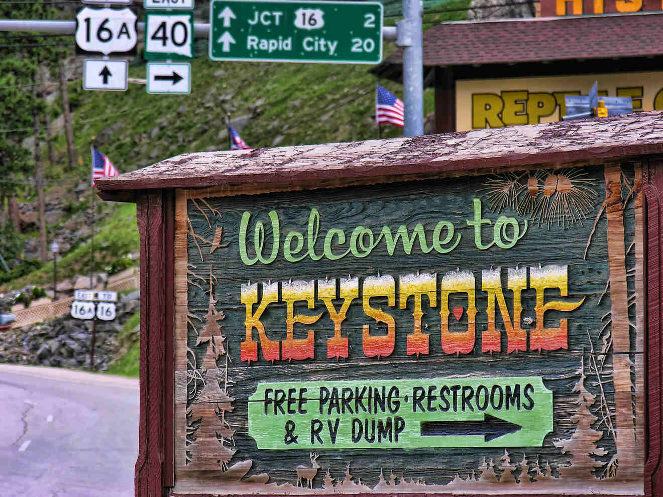 1 Keystone the closest city to stay near Mount Rushmore
