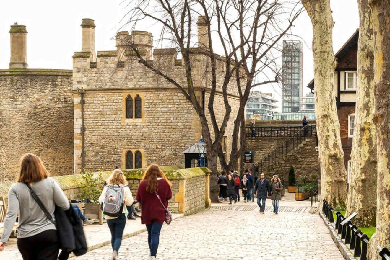 7.4 Entrances to the Tower of London