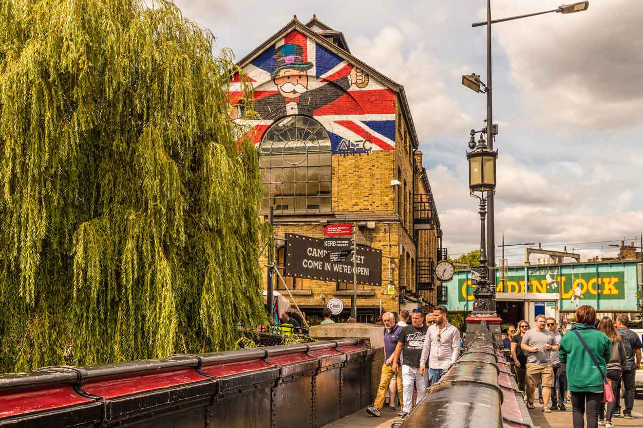 14 Things to Do in Camden – Markets, Music & Vintage Shopping!