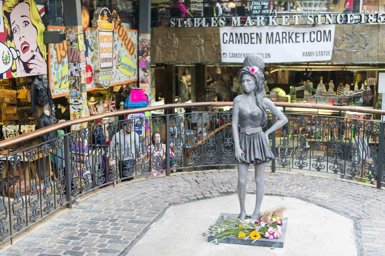 10 amy winehouse statue camden market