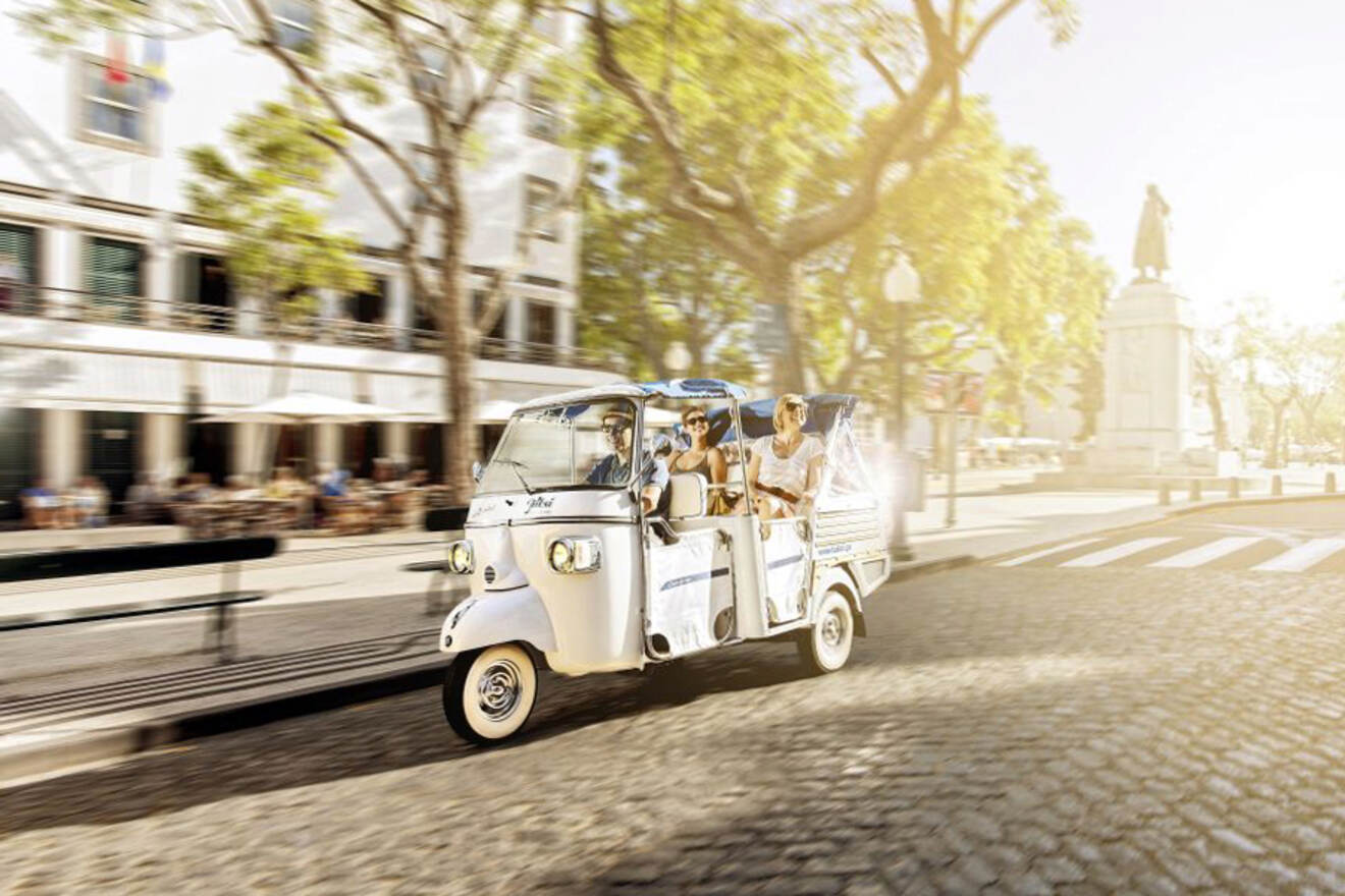 2.5 best locations and attractions for tuk tuk tours in Lisbon