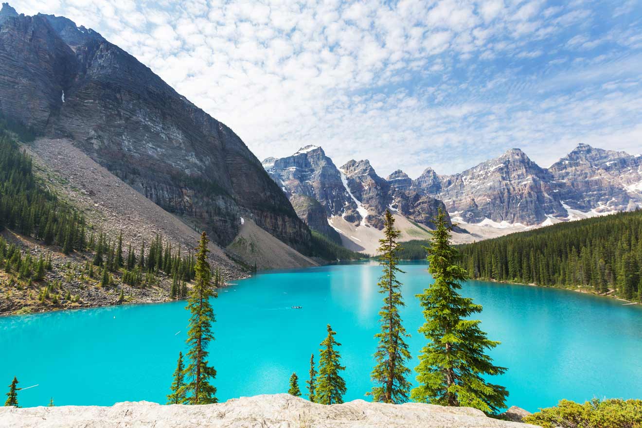 Where to stay in Moraine Lake Banff