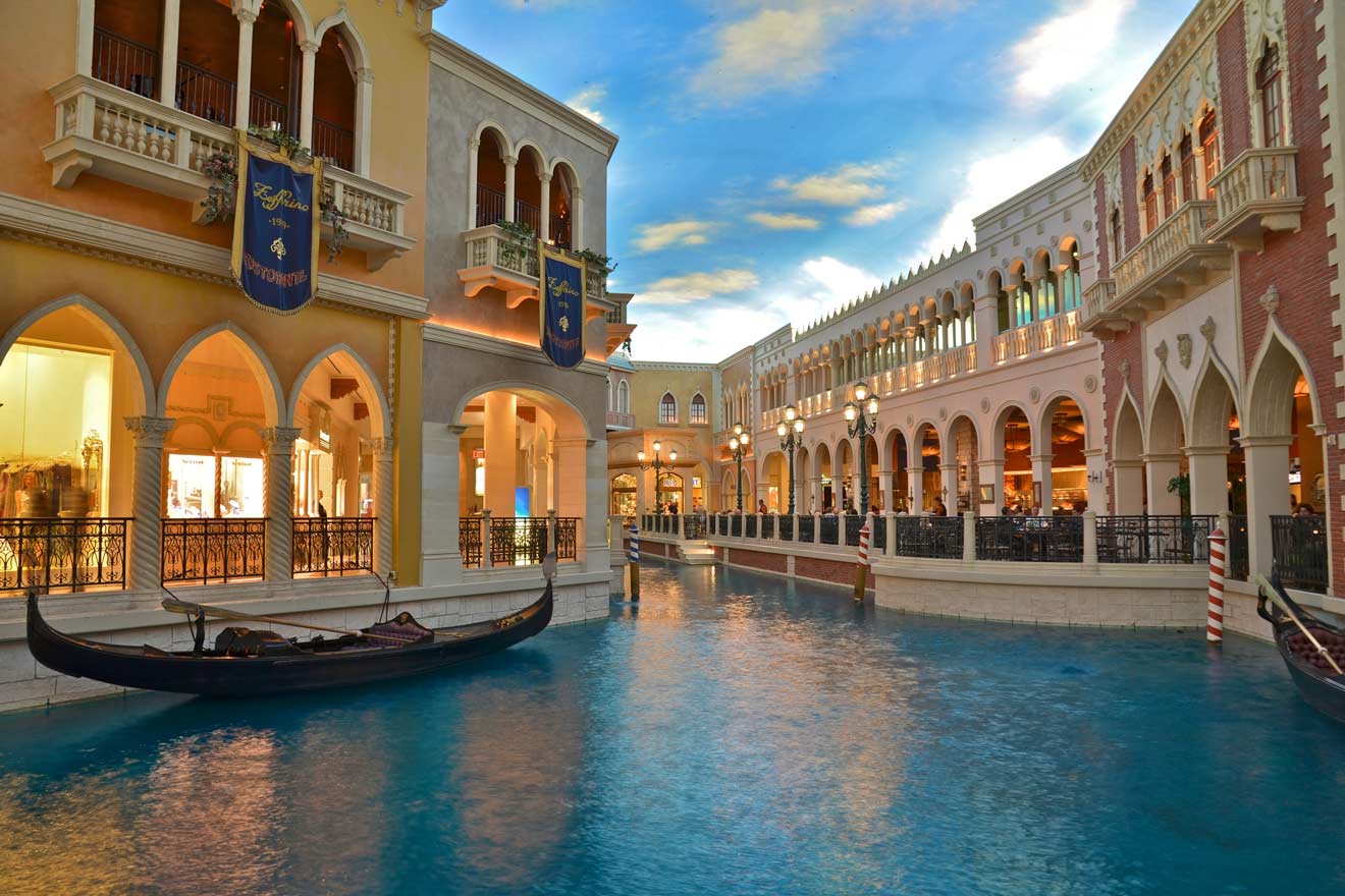 The Venetian: Best Suites in Las Vegas for a Romantic, Couples Trip