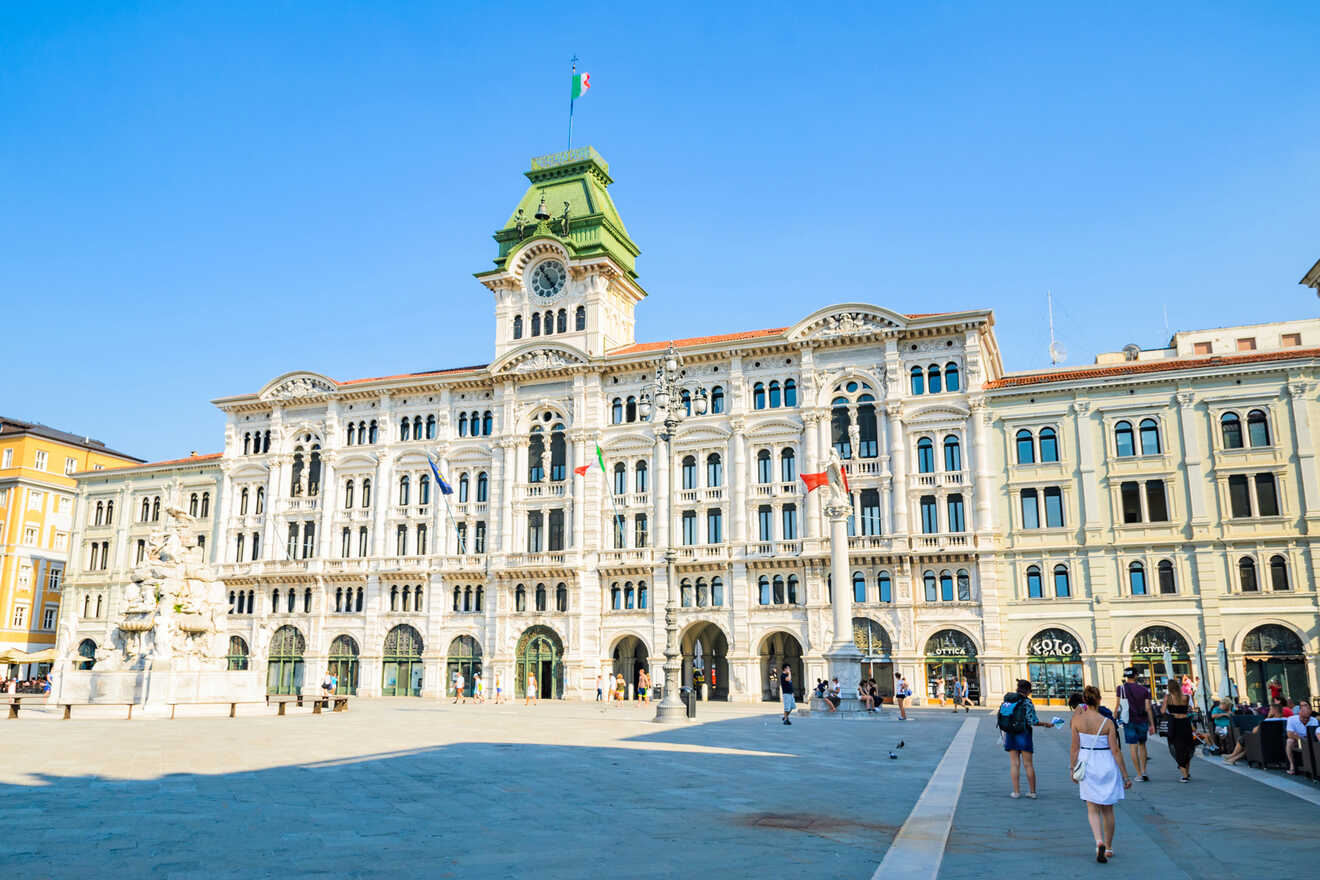 1 private walking tour in Trieste