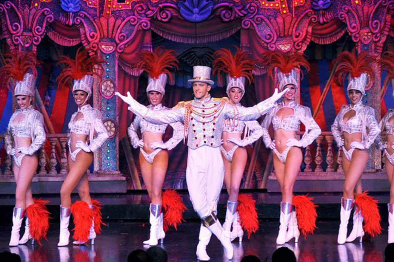 1.1 Evening Show French Cancan at Moulin Rouge