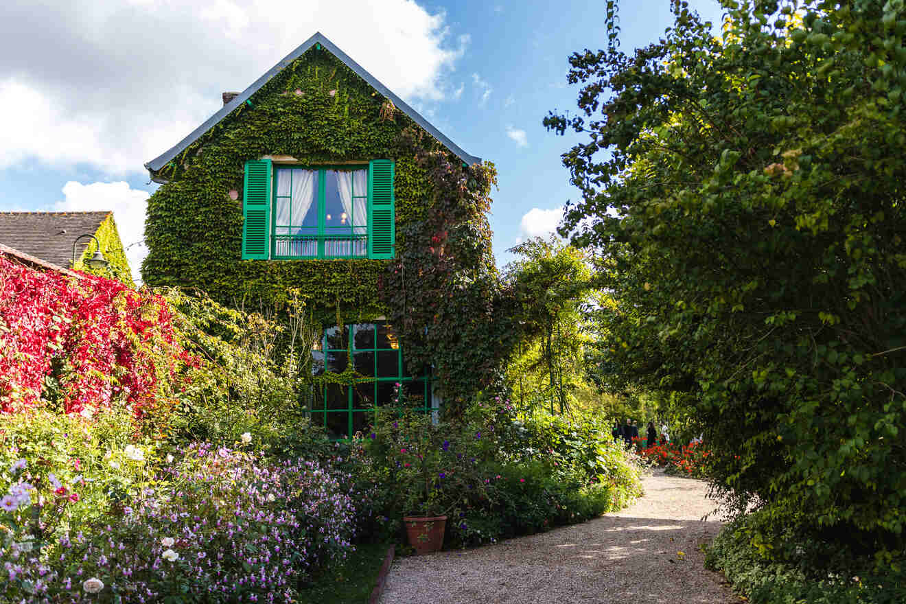 1.1 Giverny village House and Gardens