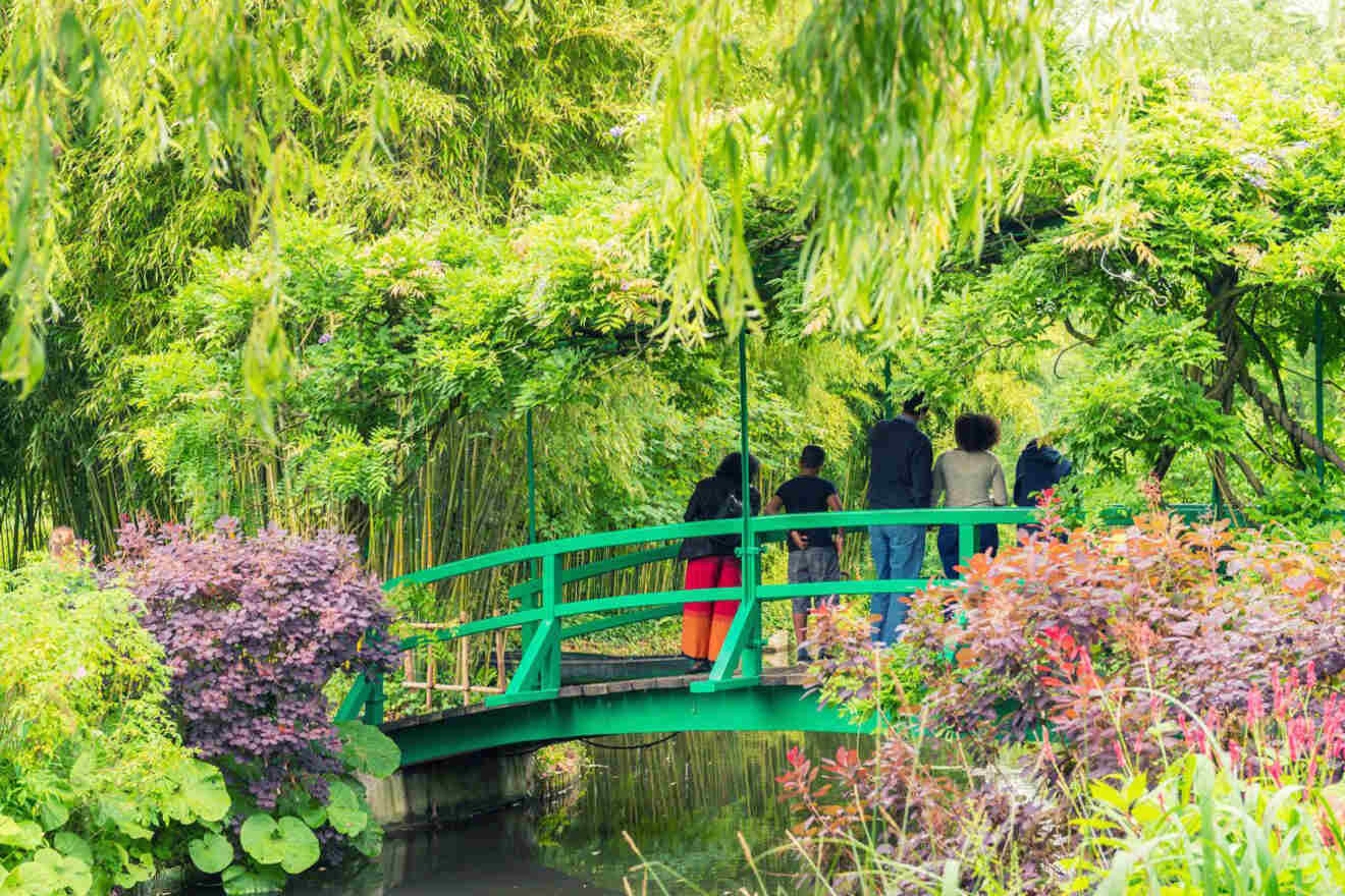 2 Take a guided tour of Giverny