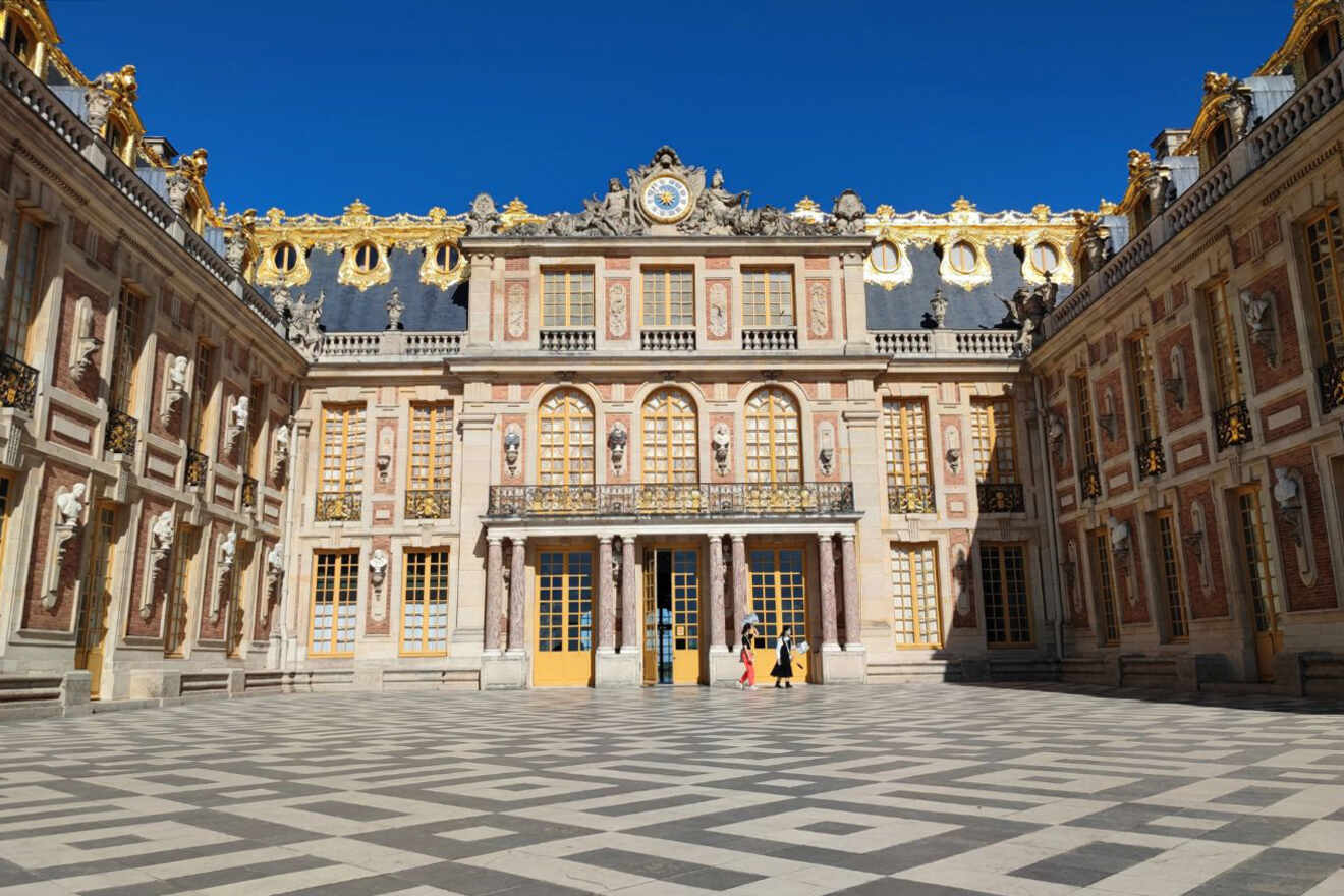 6 Facilities inside the Versailles