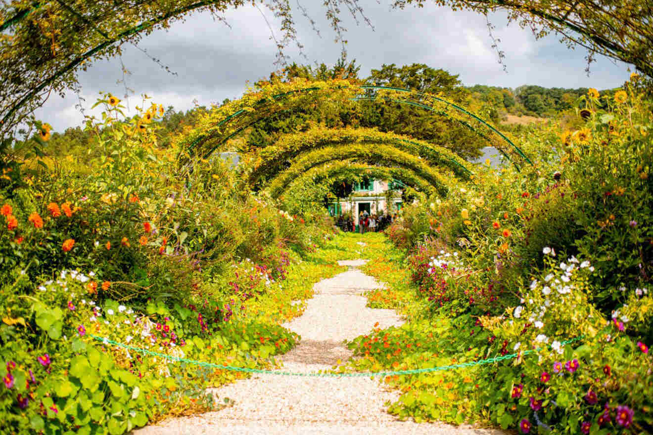 best time to visit monets garden giverny