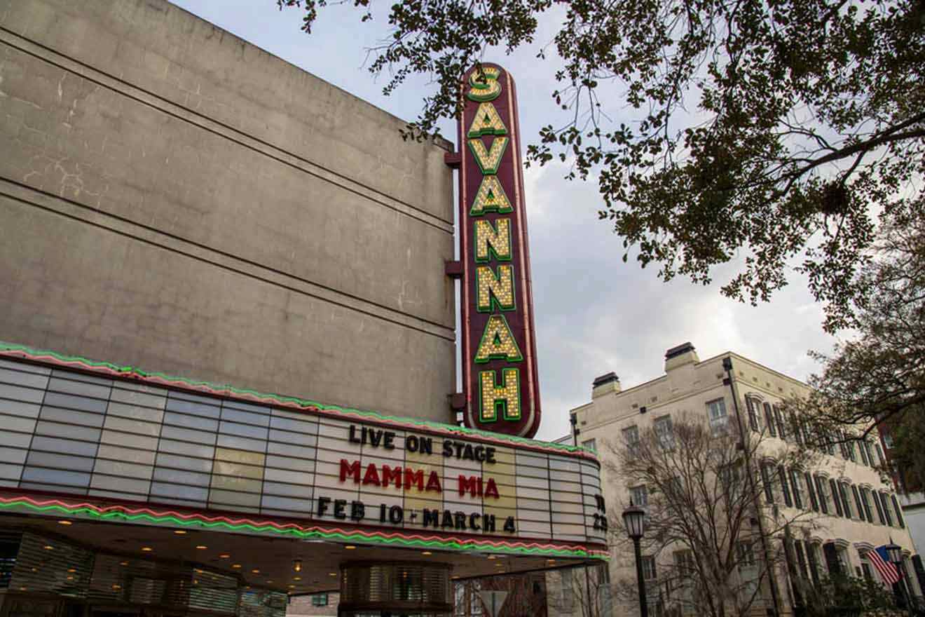 image of Savannah theatre buiding