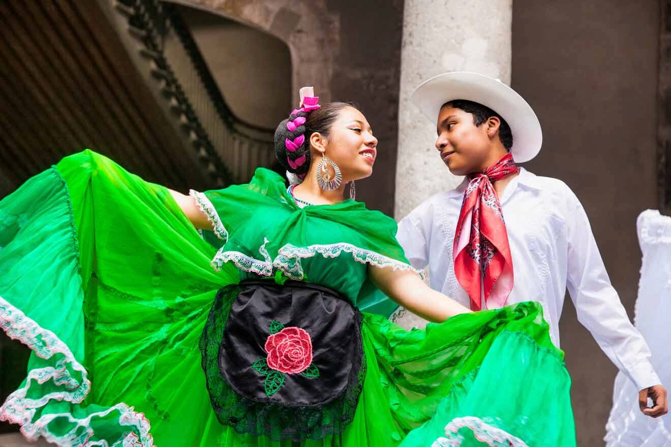 Mexican dancers 