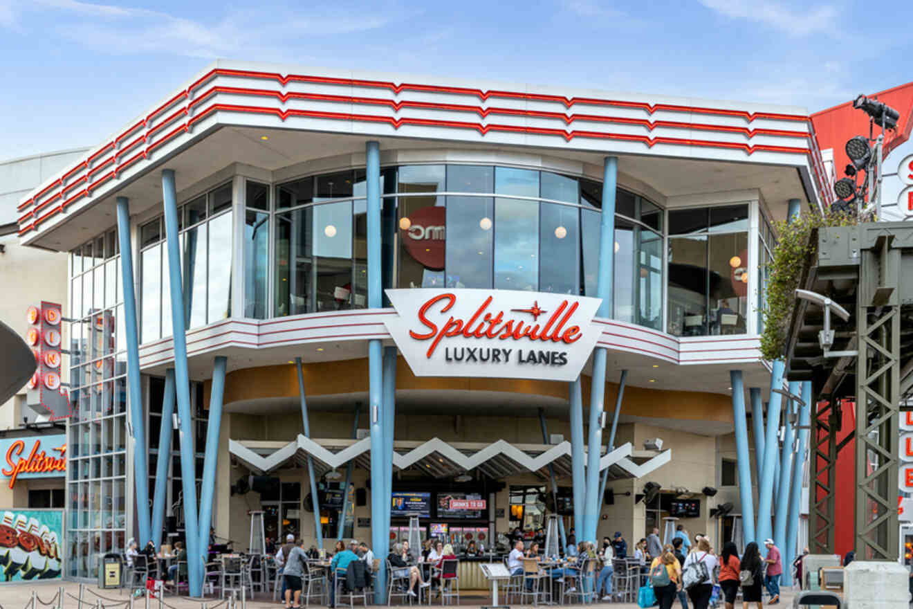 Exterior image of the Splitsville Luxury Lanes bowling shop front