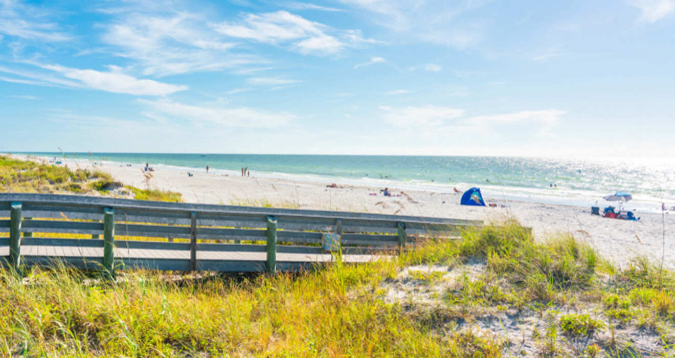 7 Must-Visit Clear Water Beaches In Florida That Aren't Basic AF