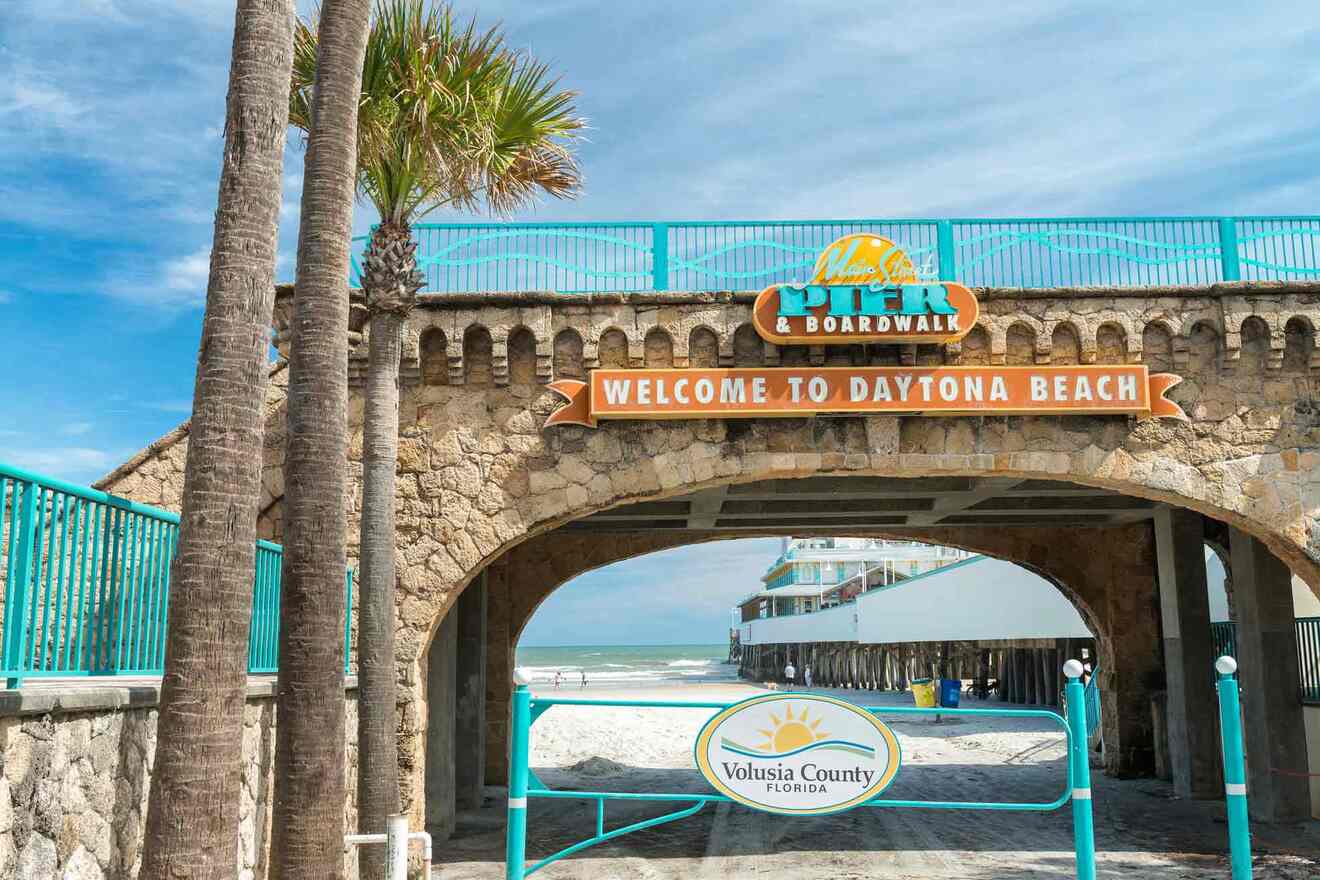 Daytona beach pier and boardwalk entrance 