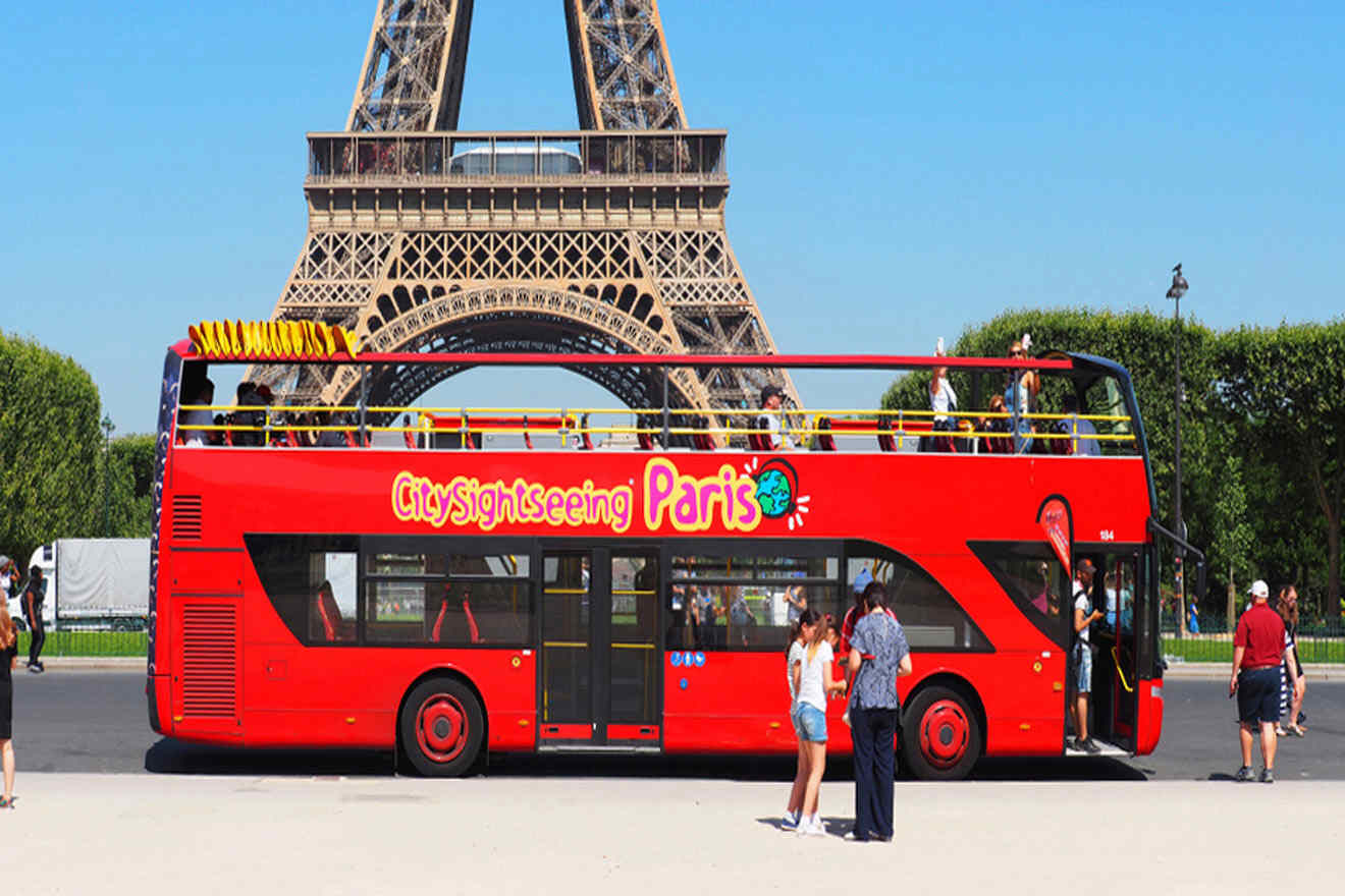 sightseeing bus in Paris