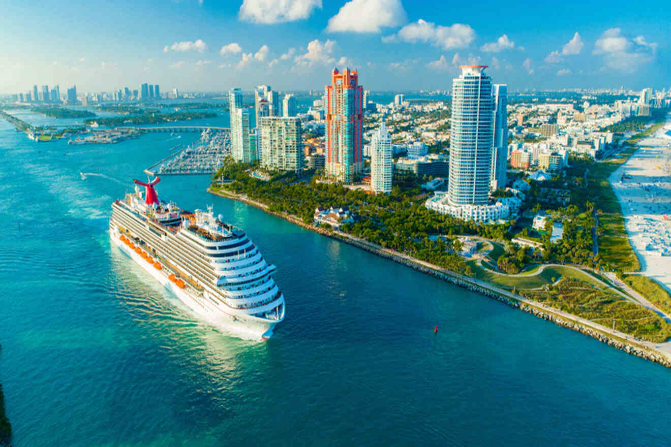 boat cruise in Miami