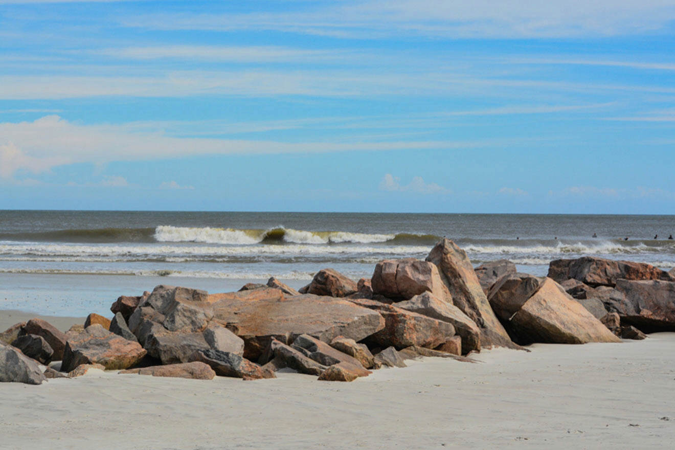 rocks and the beach at Huguenot Memorial Park