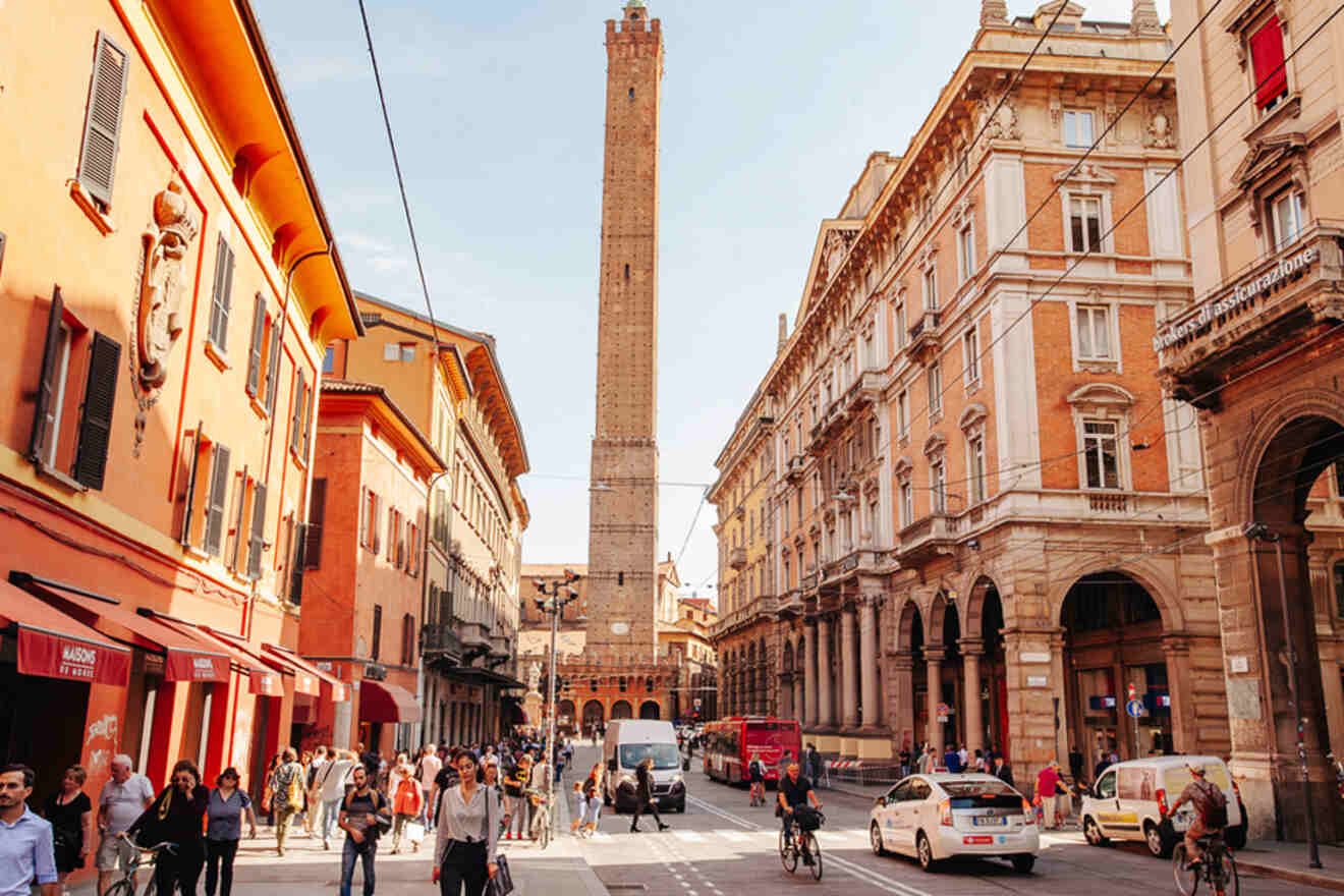 View of Torre degli Asinelli