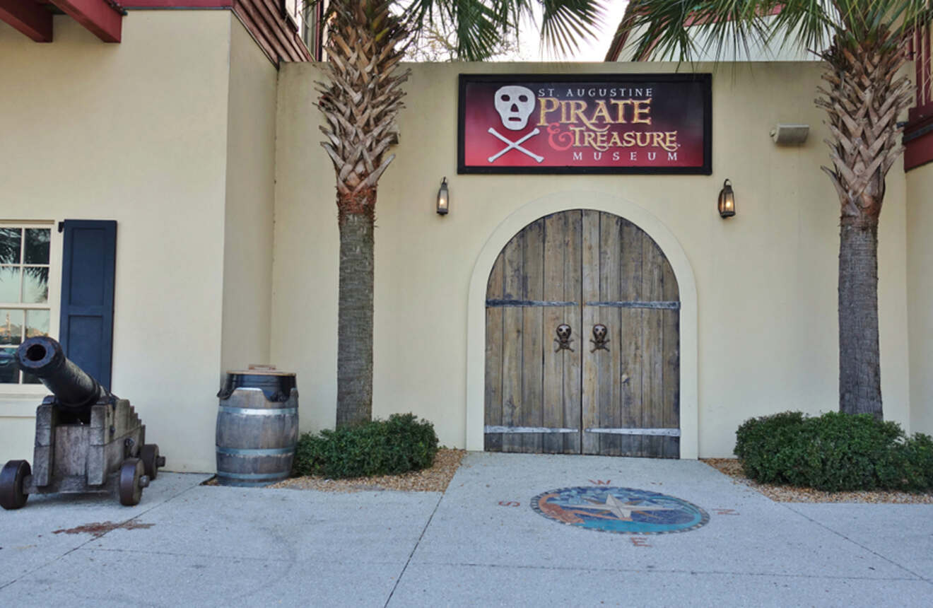 Entrance to the Pirate and Treasure museum