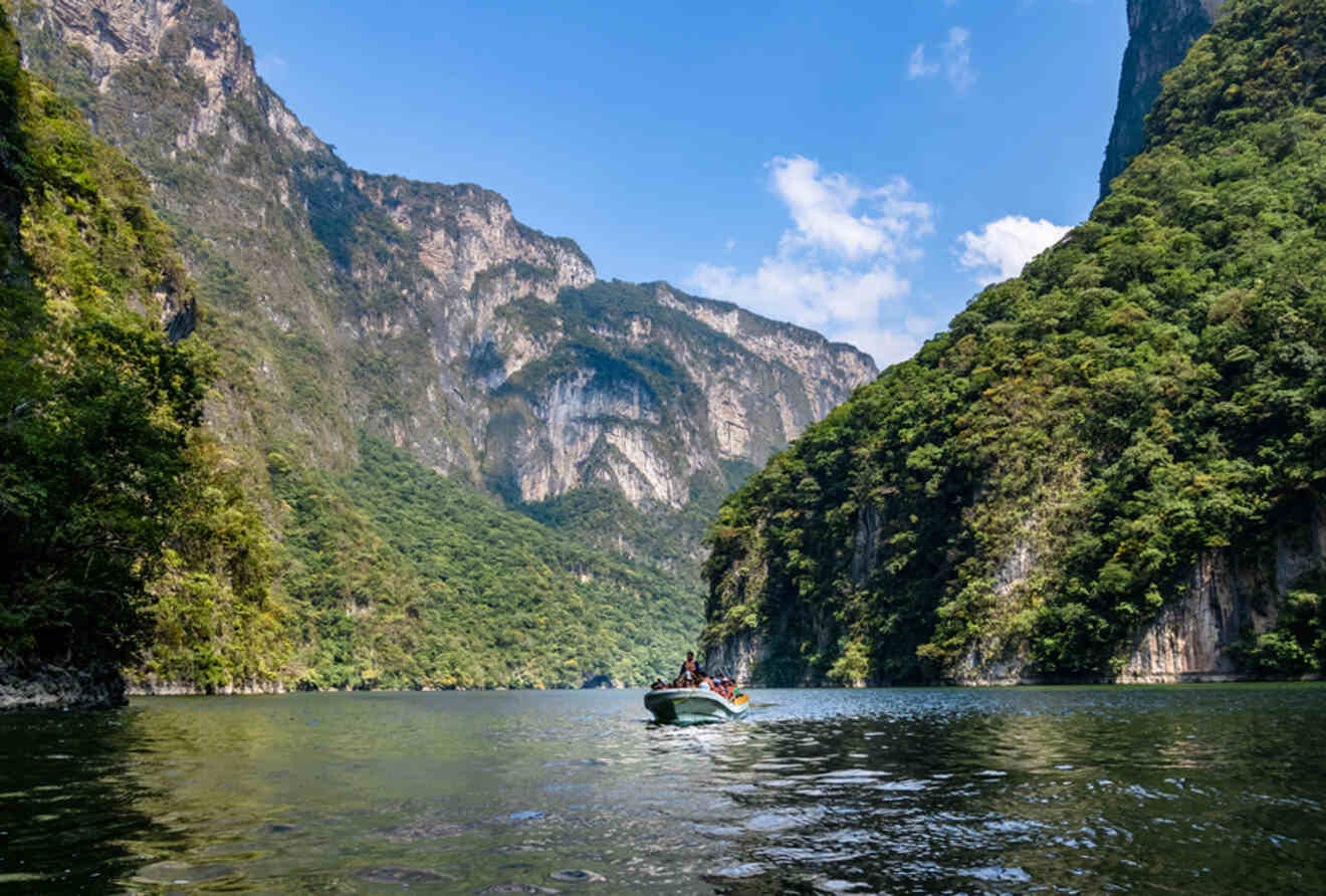 View of a boat with tourists sailing in the Sumidero Canyon