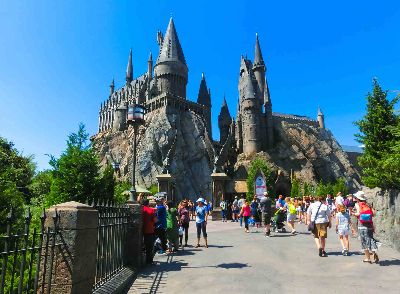 The ABSOLUTE GUIDE To The Wizarding World of Harry Potter at