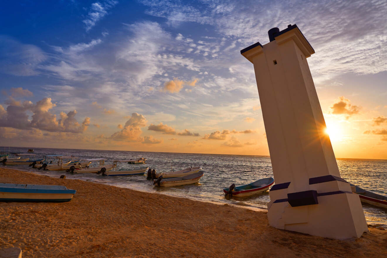 The lighthouse at Puerto Morelos at sunset