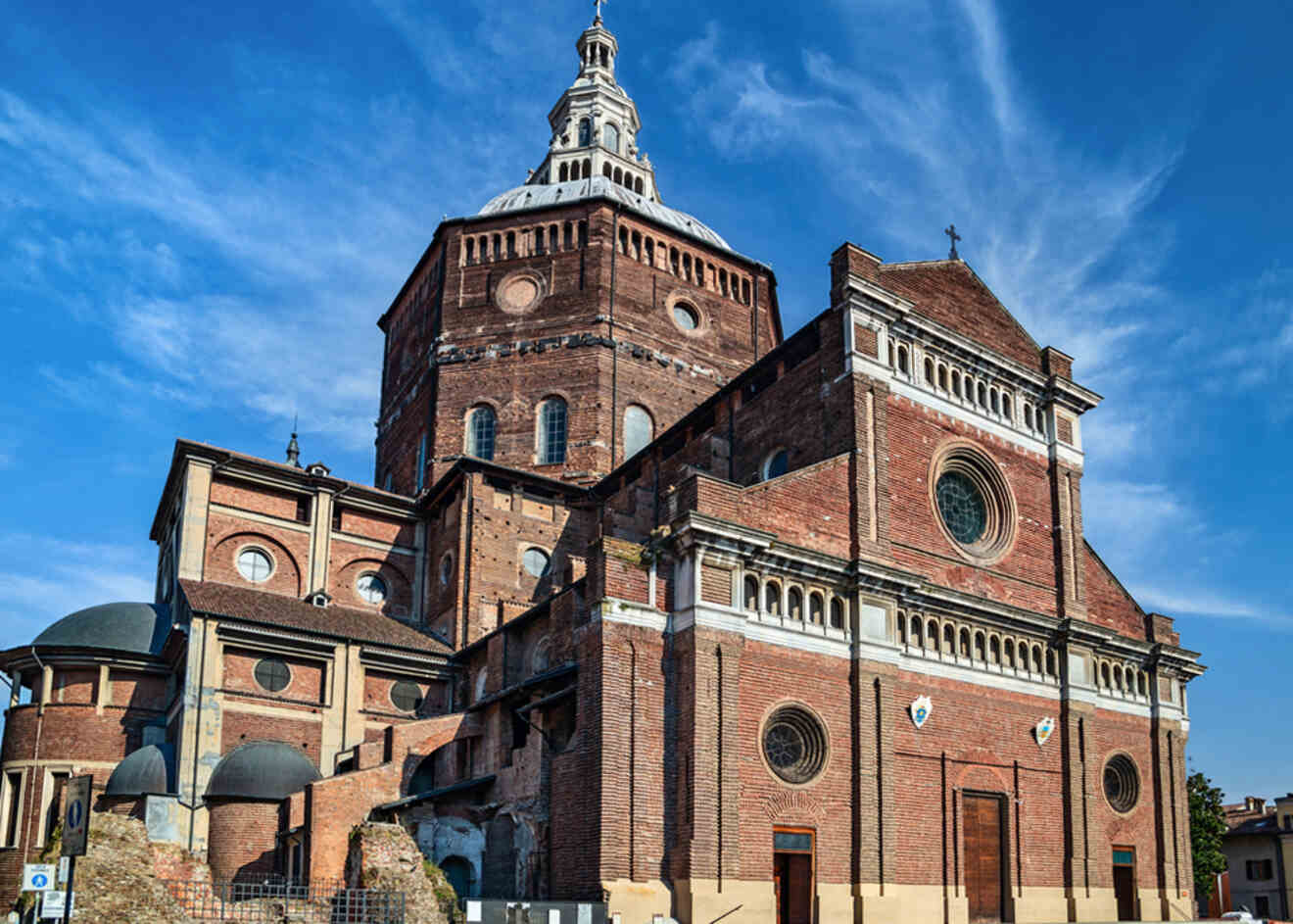 View of Duomo di Pavia
