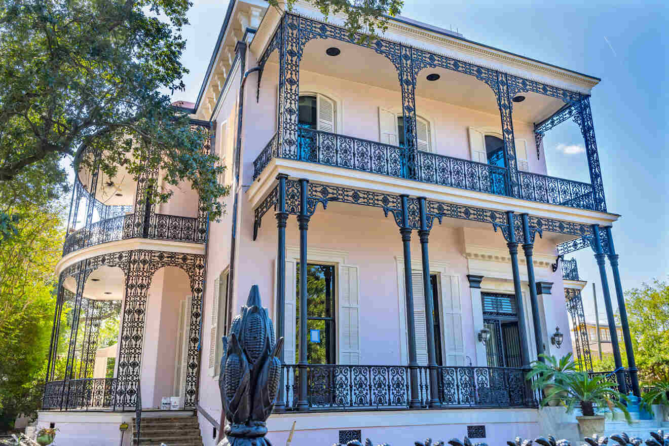 Villa in Garden District of New Orleans