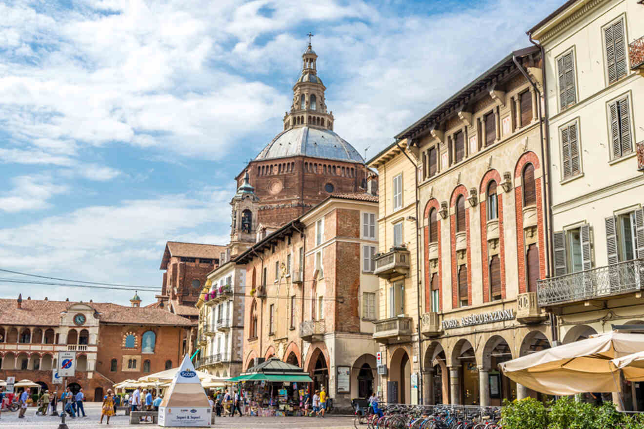 Pavia city center, Piazza della Vittoria