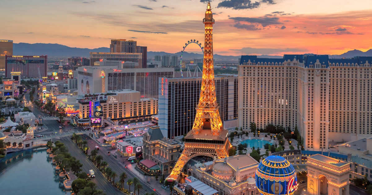 Themed Hotels in Las Vegas ✔️ Travel the World in One City!