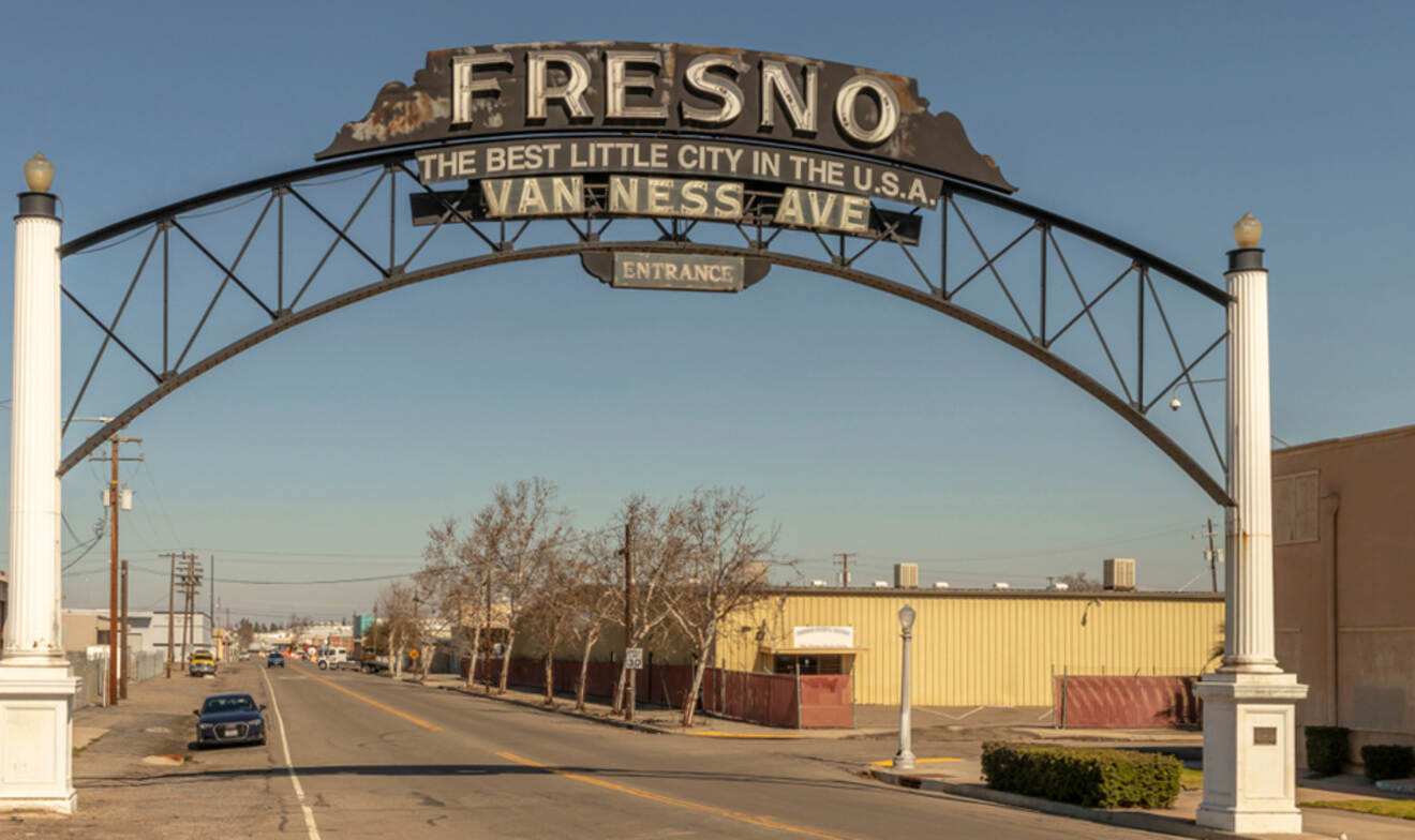 a 'welcome to fresno' sign on the street