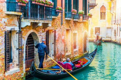 Gondola Ride in Venice - 5 Things You Need to Know