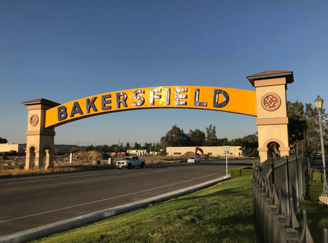 welcome sign to the city of bakersfield