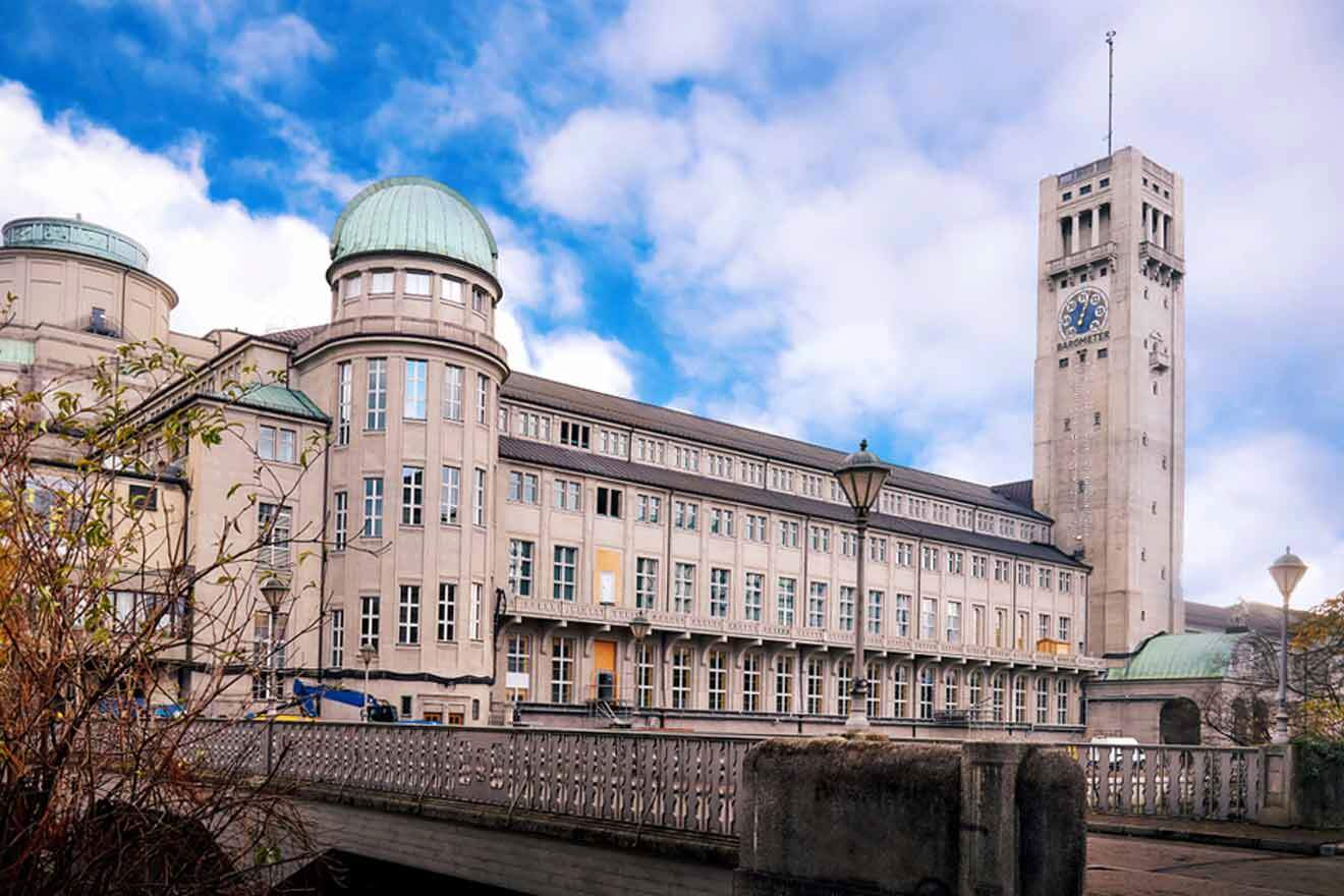 while building with a tower housing a museum