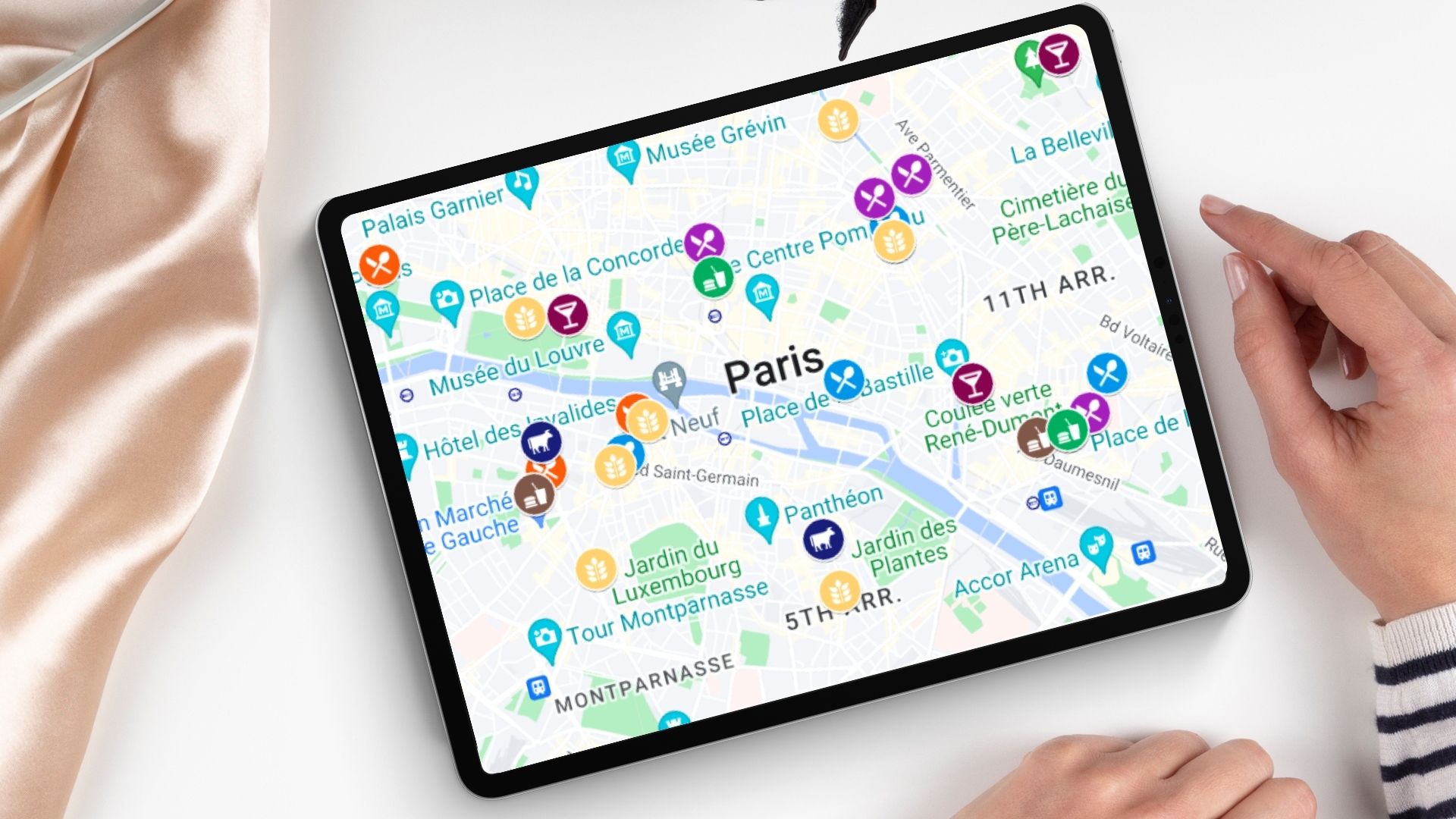 Paris Food Map Preview Mobile