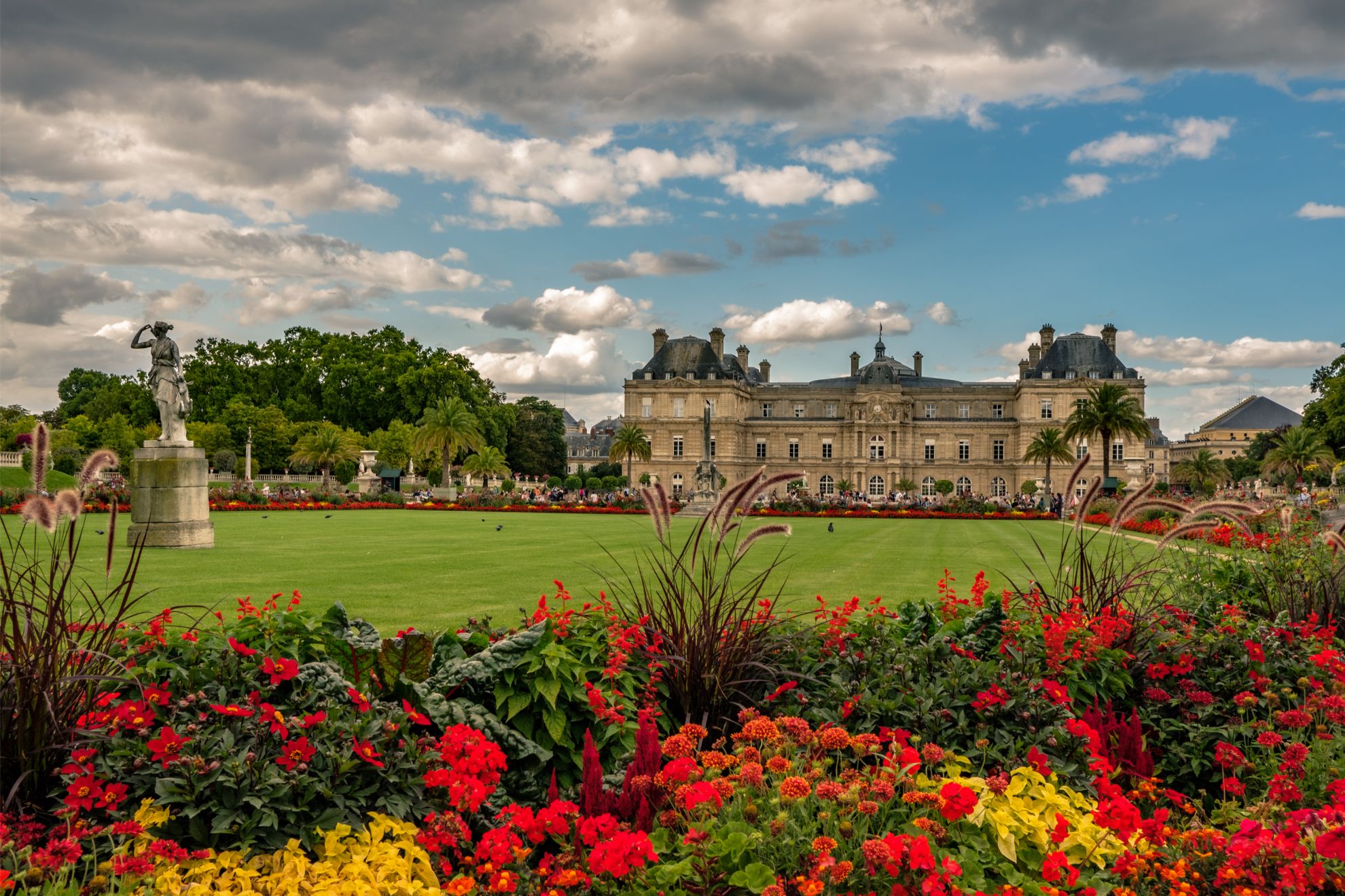 Saint-Germain-des-Pres / 6th arr. neighborhood